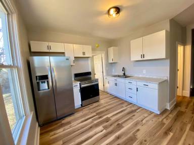 Main picture of 317 Grove St