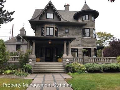Main picture of 5125 NE Garfield Ave