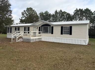 Main picture of 350 Mockingbird Dr