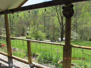 Main picture of 637 Trout Creek Rd