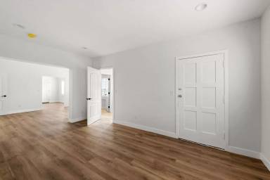 Main picture of 5707 Franklin Ave