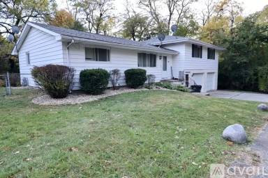 Main picture of 504 W Brookridge Ln
