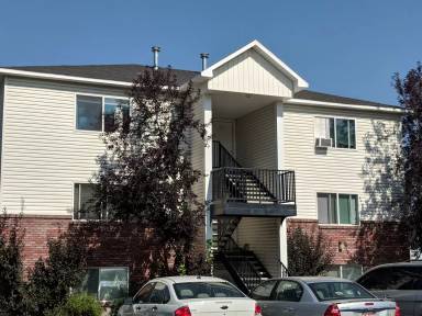 Main picture of 215 W Center St