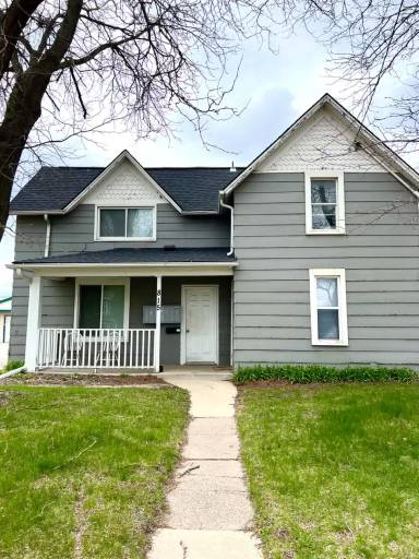 Main picture of 815 9th Ave SE