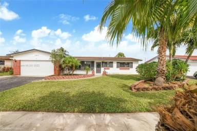 Main picture of 11941 NW 23rd St