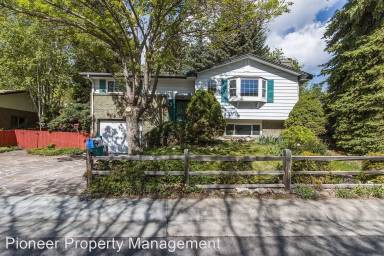 Main picture of 1052 N Ford St