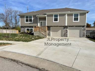 Main picture of 2301 S Heartland Ct