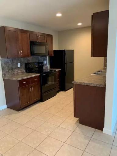 Main picture of 1028 Abbey Ct