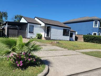 Main picture of 1112 Sunset Dr