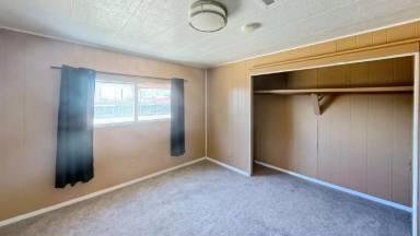 Main picture of 30100 Lakeview Ave
