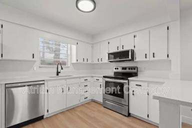 Main picture of 2220 NW 55th Blvd