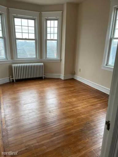 Main picture of 6215 Ventnor Ave