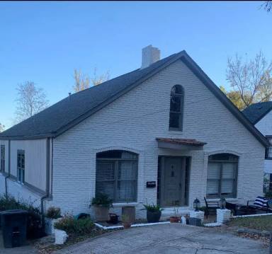 Main picture of 2105 English Village Ln