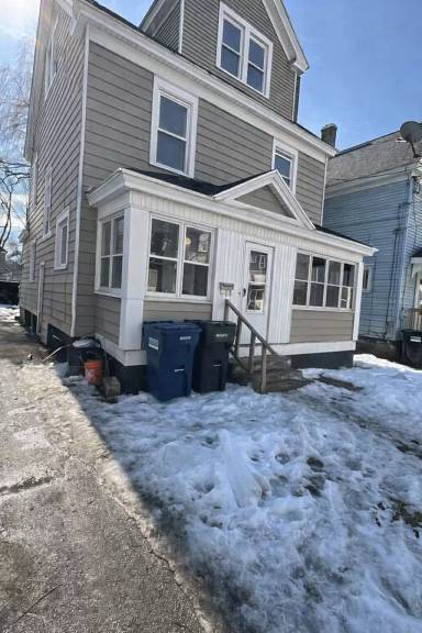 Main picture of 231 Primerose Ave