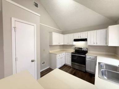 Main picture of 1715 Highgate Pl