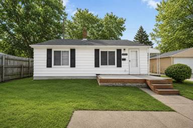 Main picture of 21930 Elroy Ave