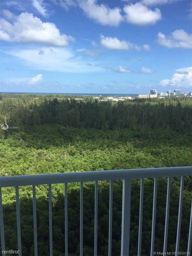 Main picture of The Shoreline at SoLé Mia