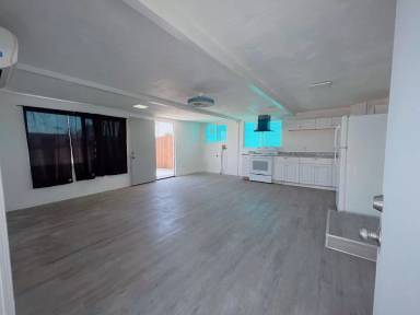 Main picture of 3216 Hughes Ln