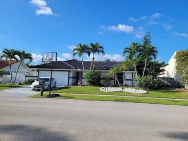 Main picture of 412 NW 72nd St