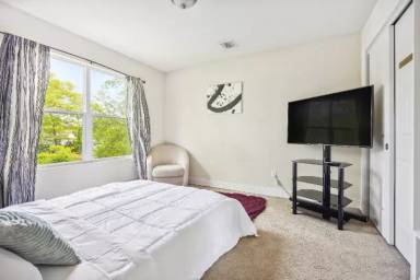Main picture of 23 Arpage Dr W