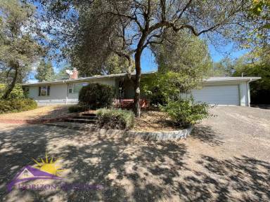 Main picture of 8305 Oak Knoll Dr