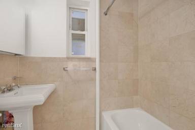 Main picture of 221 E 23rd St