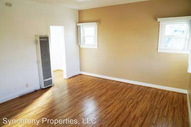 Main picture of 500 E 6th St