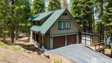 Main picture of 10868 Laurelwood Dr