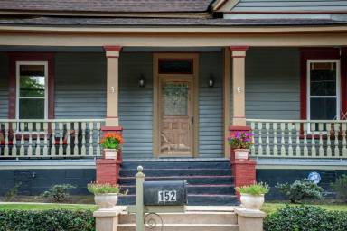 Main picture of 152 Rivertown Rd