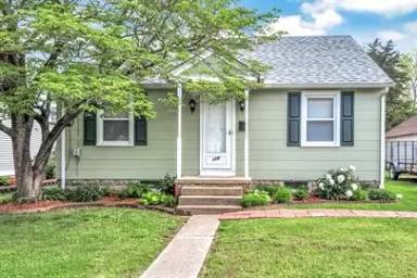 Main picture of 215 Willow Ave