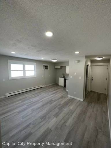 Main picture of 104 2nd St NW