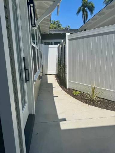 Main picture of 206 W Brookdale Pl