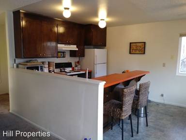 Main picture of 621 W 7th St