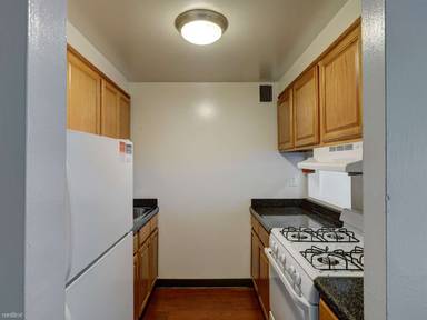 Main picture of 3270 Broadway