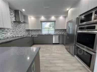 Main picture of 1405 N 46 Ave
