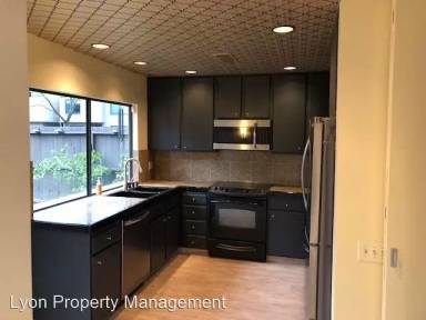 Main picture of 1311 Vanderbilt Way