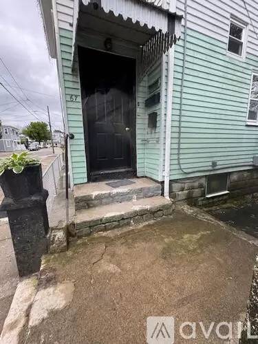 Main picture of 67 Simmons St