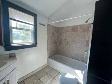 Main picture of 1324 11th Ave SE