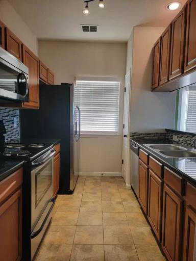 Main picture of 1264 Hillcrest Dr