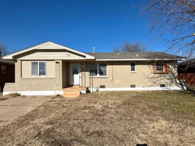 Main picture of 4903 NW Lindy Ave