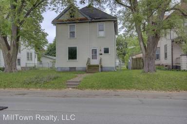 Main picture of 731 W Locust St