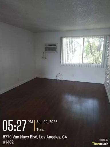 Main picture of 8770 Van Nuys Blvd