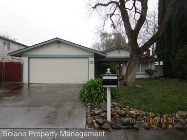 Main picture of 349 Royal Oaks Dr
