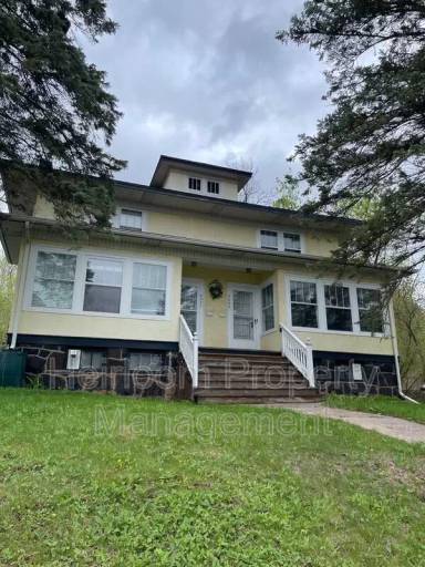 Main picture of 2021 E 6th St