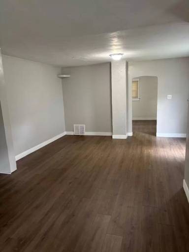 Main picture of 835 Carlysle St