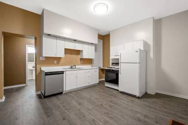 Main picture of 2115 Jane St