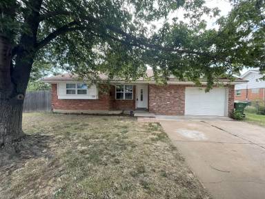 Main picture of 120 N Ranchwood Blvd