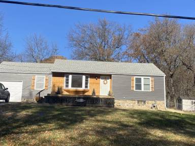 Main picture of 2200 E 126th St