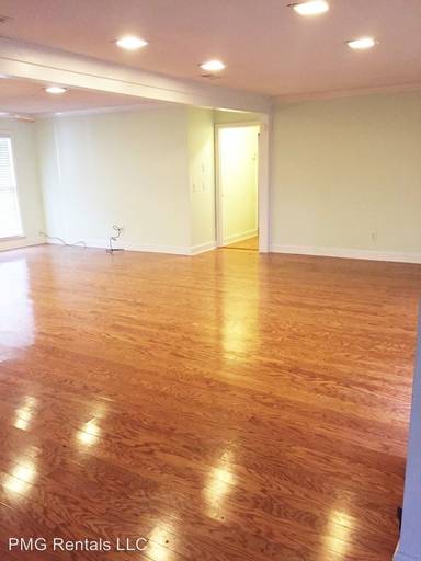 Main picture of 205 Wildwood Dr