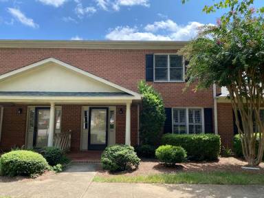 Main picture of 816 Devon Ct